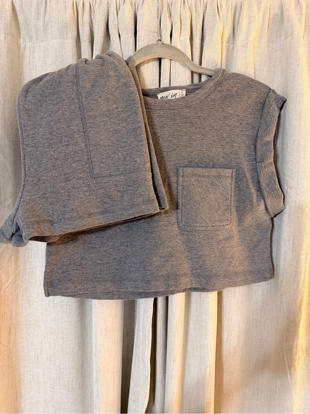 Women’s Gray Ribbed Pocket Cropped Set